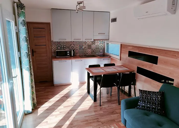 Kasztanowe Wrota - Garden House Holiday home *